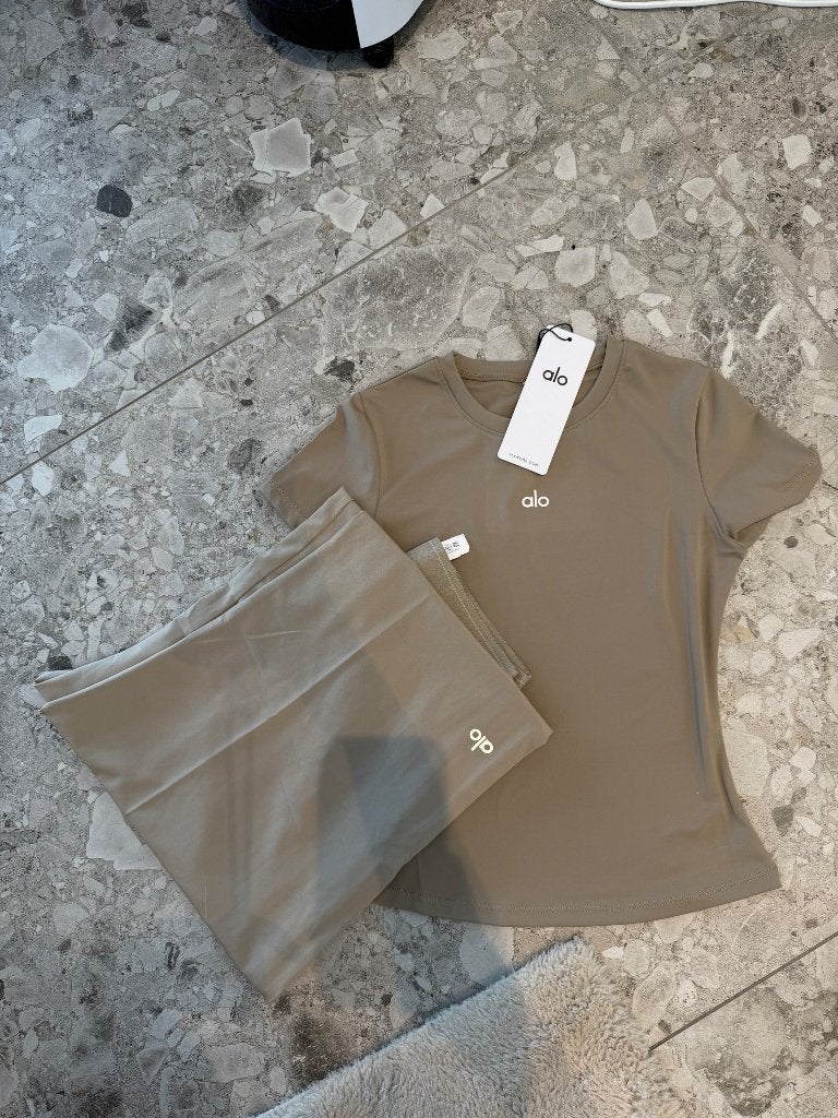 Alo set, Kleding | Dames, Sportkleding, Ophalen of Verzenden, Nieuw, Maat 36 (S), Blauw
