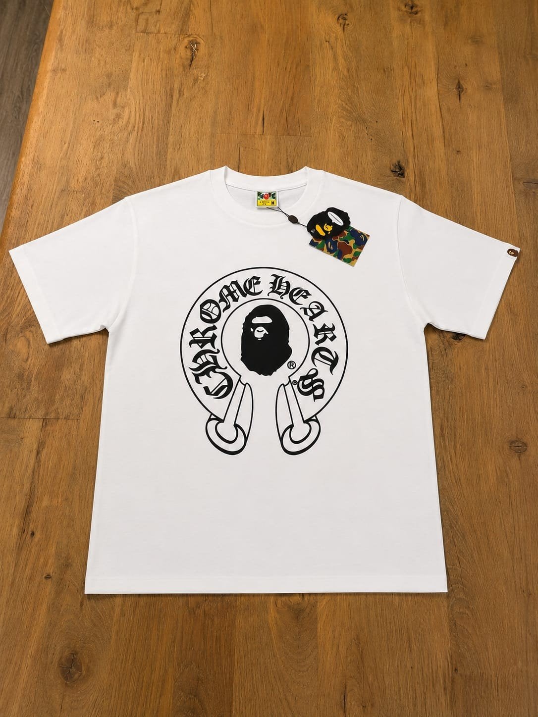 T-shirt BAPEmotifs en forme de cœurs chromés, Vêtements | Hommes, Neuf, Enlèvement ou Envoi, Taille 48/50 (M), Bape