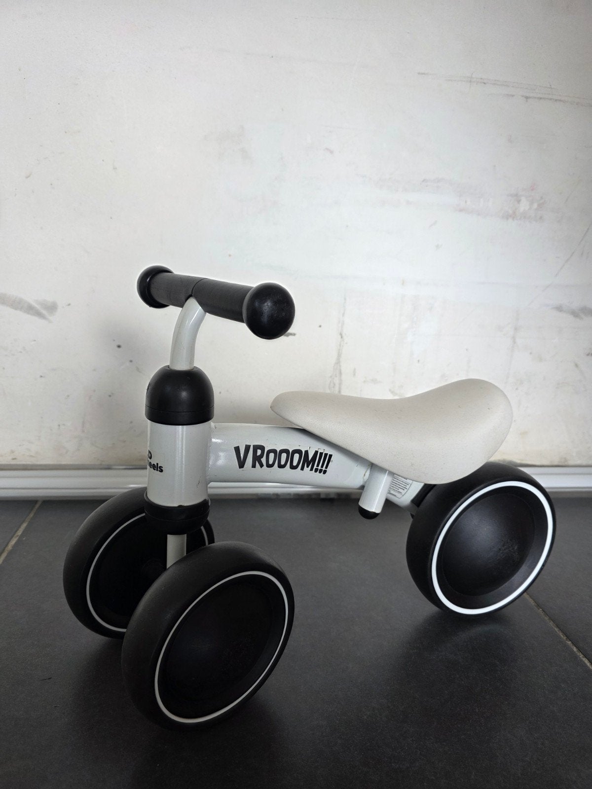 Wit fietsje Vrooom - childwheels, Ophalen