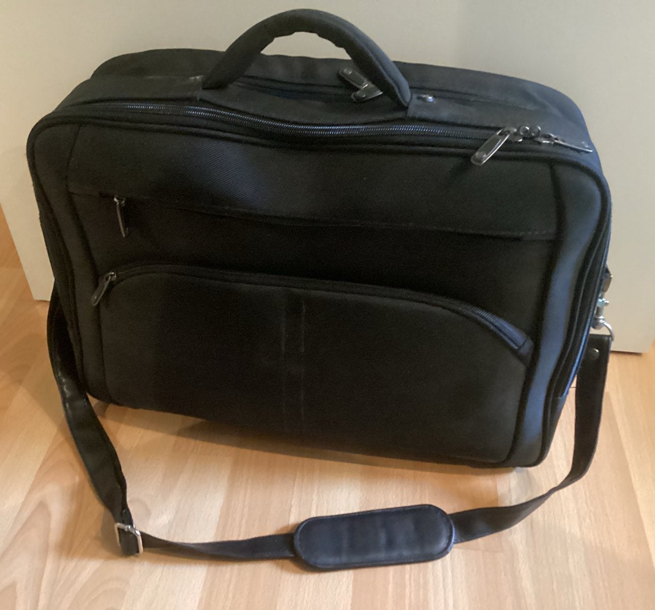 Grote Laptoptas, Computers en Software, Ophalen of Verzenden, 17 inch of meer, Zwart