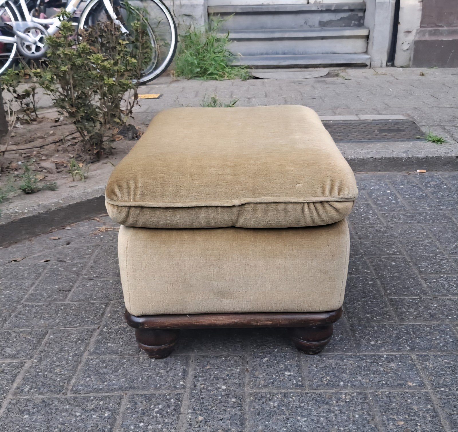 antieke voetenbank, Ophalen