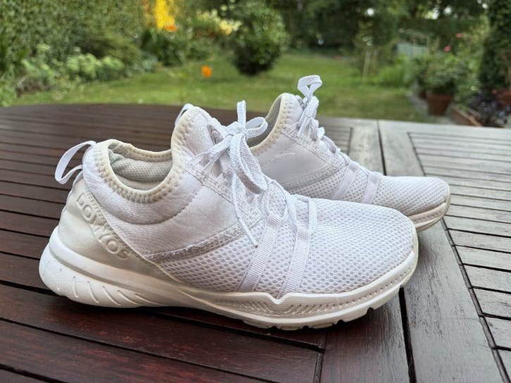 Domyos witte slip on sneakers, mt 38, Wit, Domyos, Ophalen of Verzenden, Sneakers