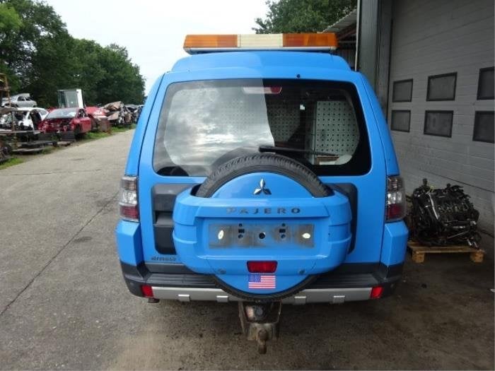 Hayon d'un Mitsubishi Pajero, -, Utilisé, Mitsubishi, -