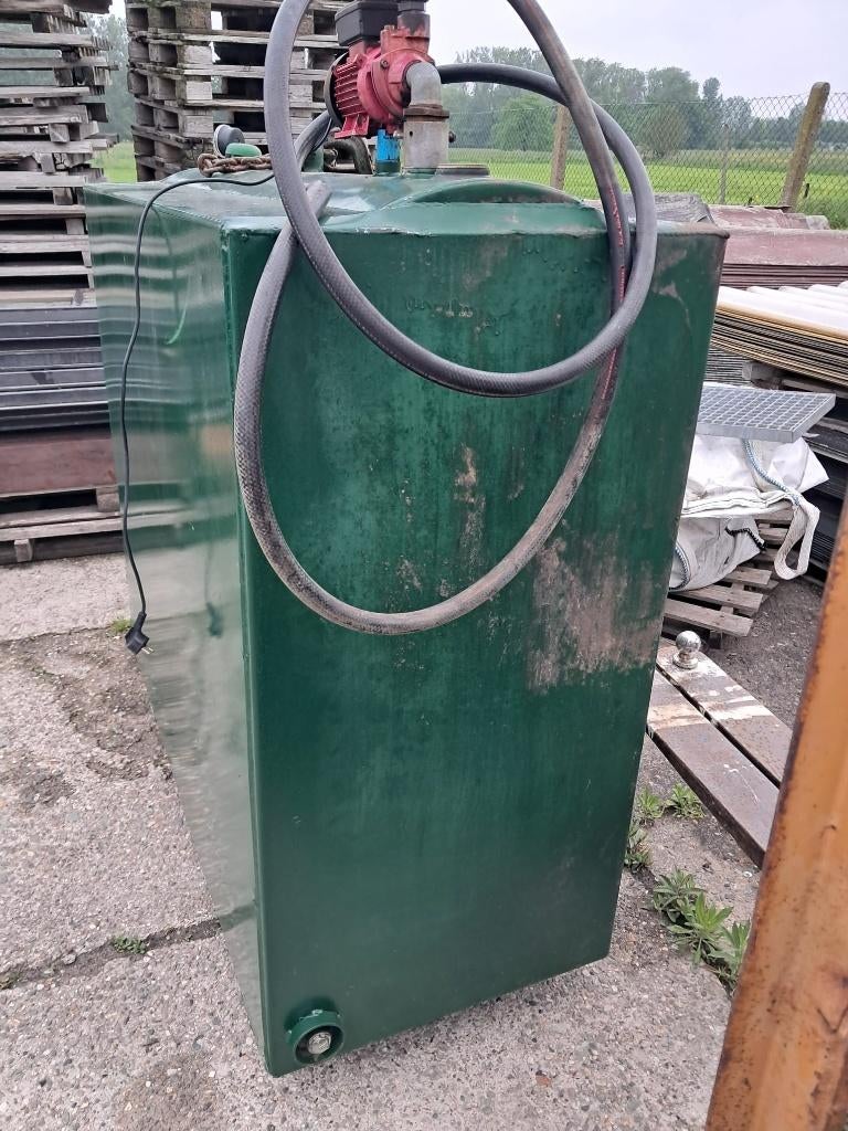 Mazouttank 1200 liter dubbelwandig met pompinstallatie, Enlèvement