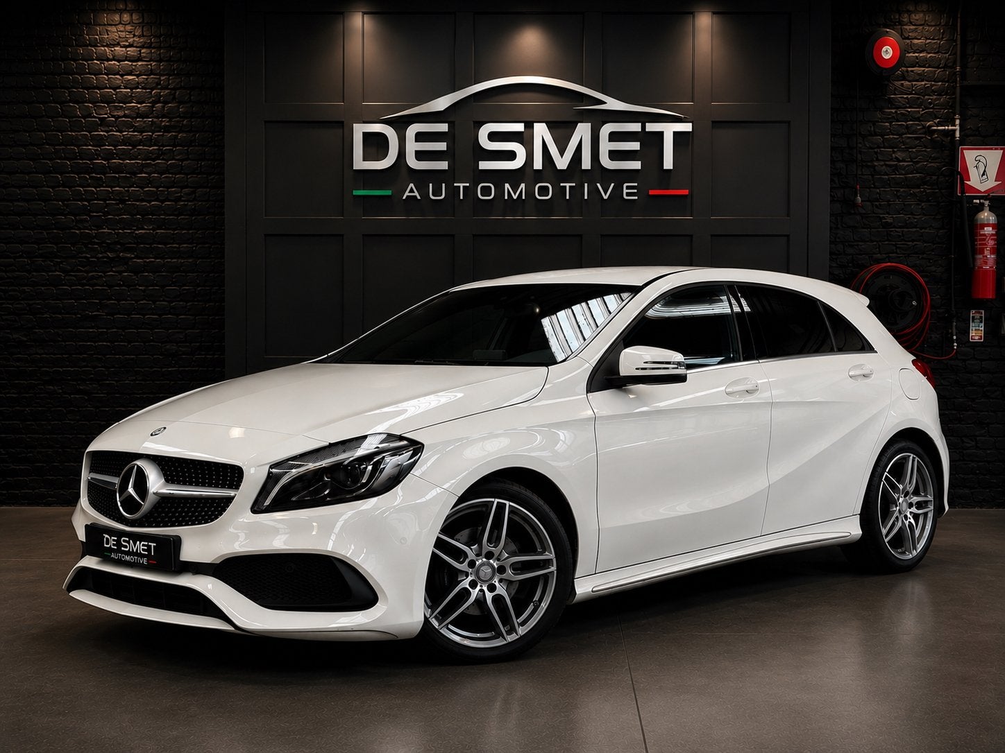 Mercedes A180 Amg/camera/sfeerverlichting, 4 cilinders, 1595 cc, Bedrijf, 5 deurs