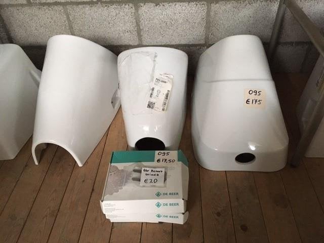 060. Urinoirs Latrine Plasbak Herentoilet WC, Ophalen, Nieuw, Rood, Toilet-accessoire