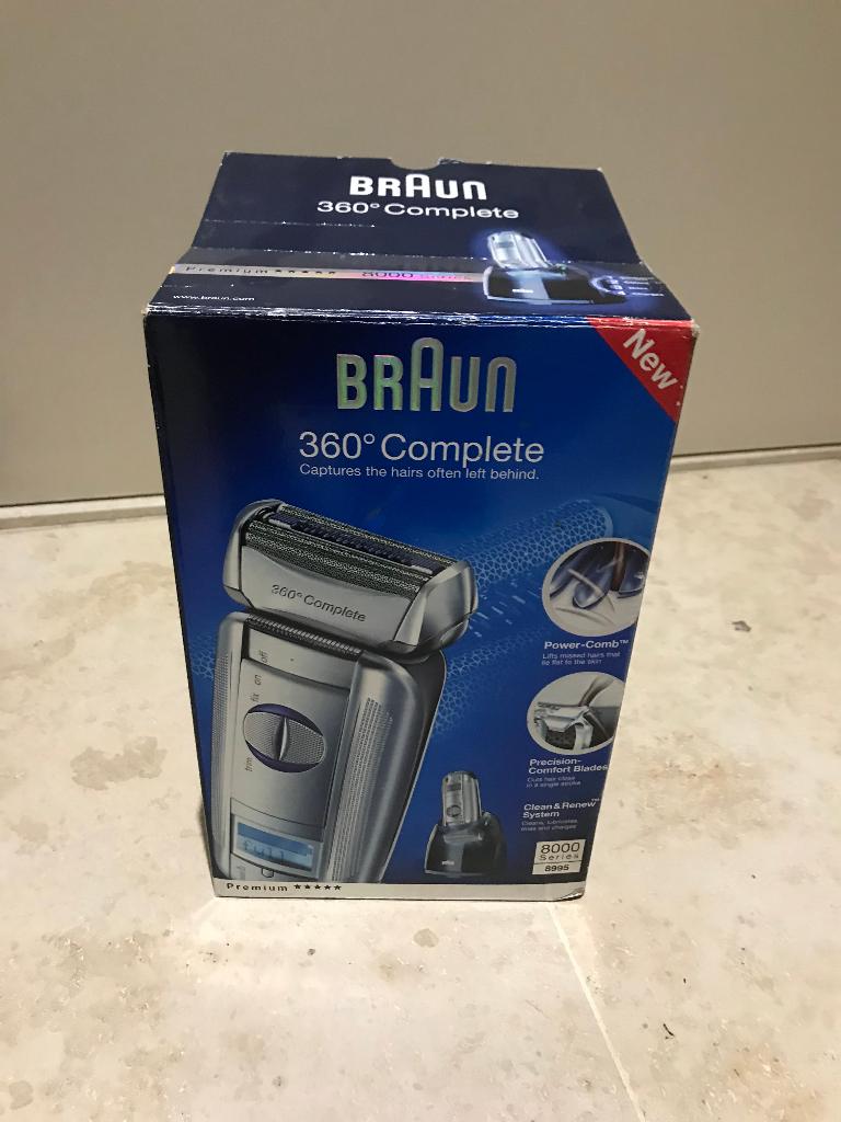 Braun 360 Complete – set met laad- & reinigingsstation, Ophalen, Gebruikt