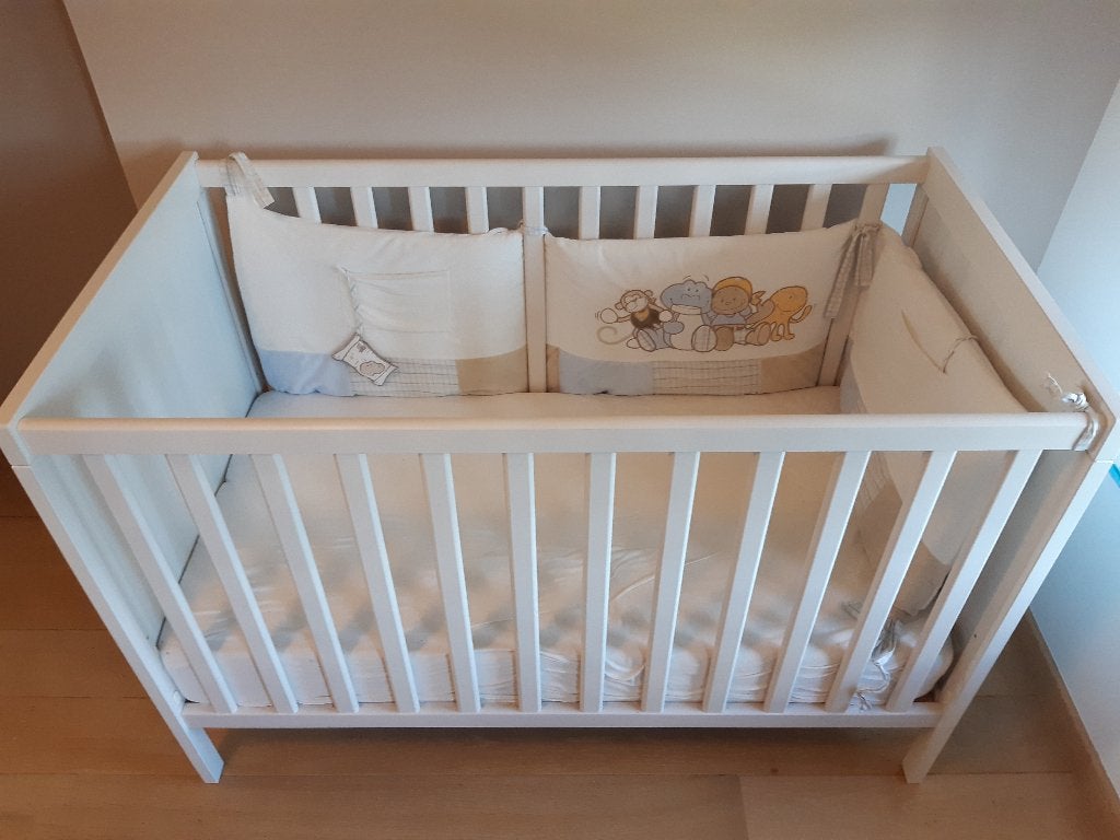 Lit pour bébé avec matelas & plus, Enlèvement, Comme neuf, Lit