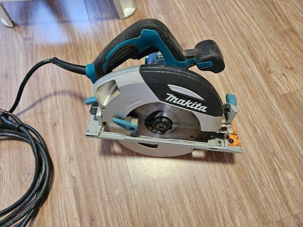 SCIE CIRCULAIRE MAKITA 1400W 190MM HS7101JX, Enlèvement ou Envoi, 30 à 70 mm, Comme neuf, Scie circulaire