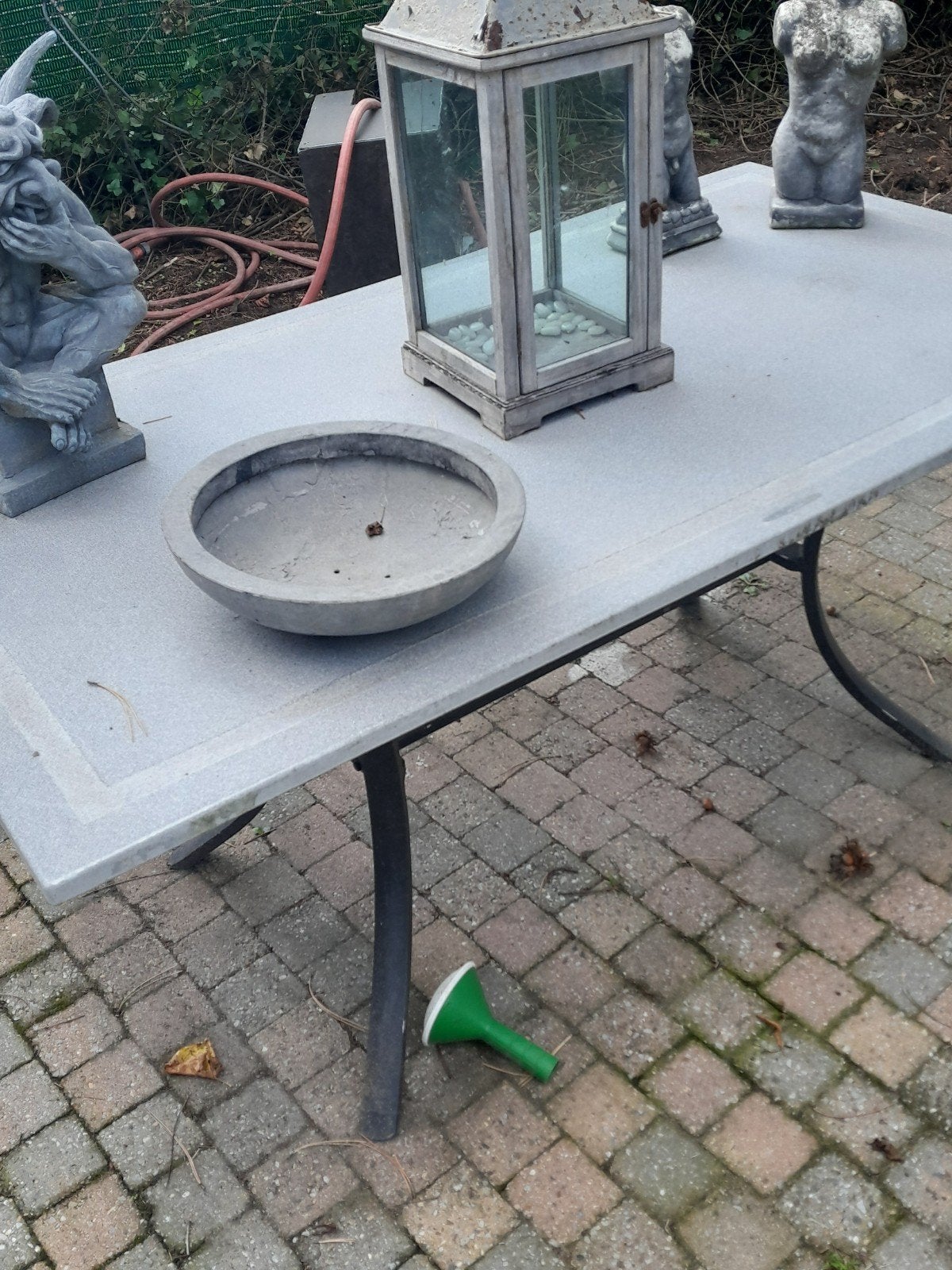 tuintafel, Enlèvement