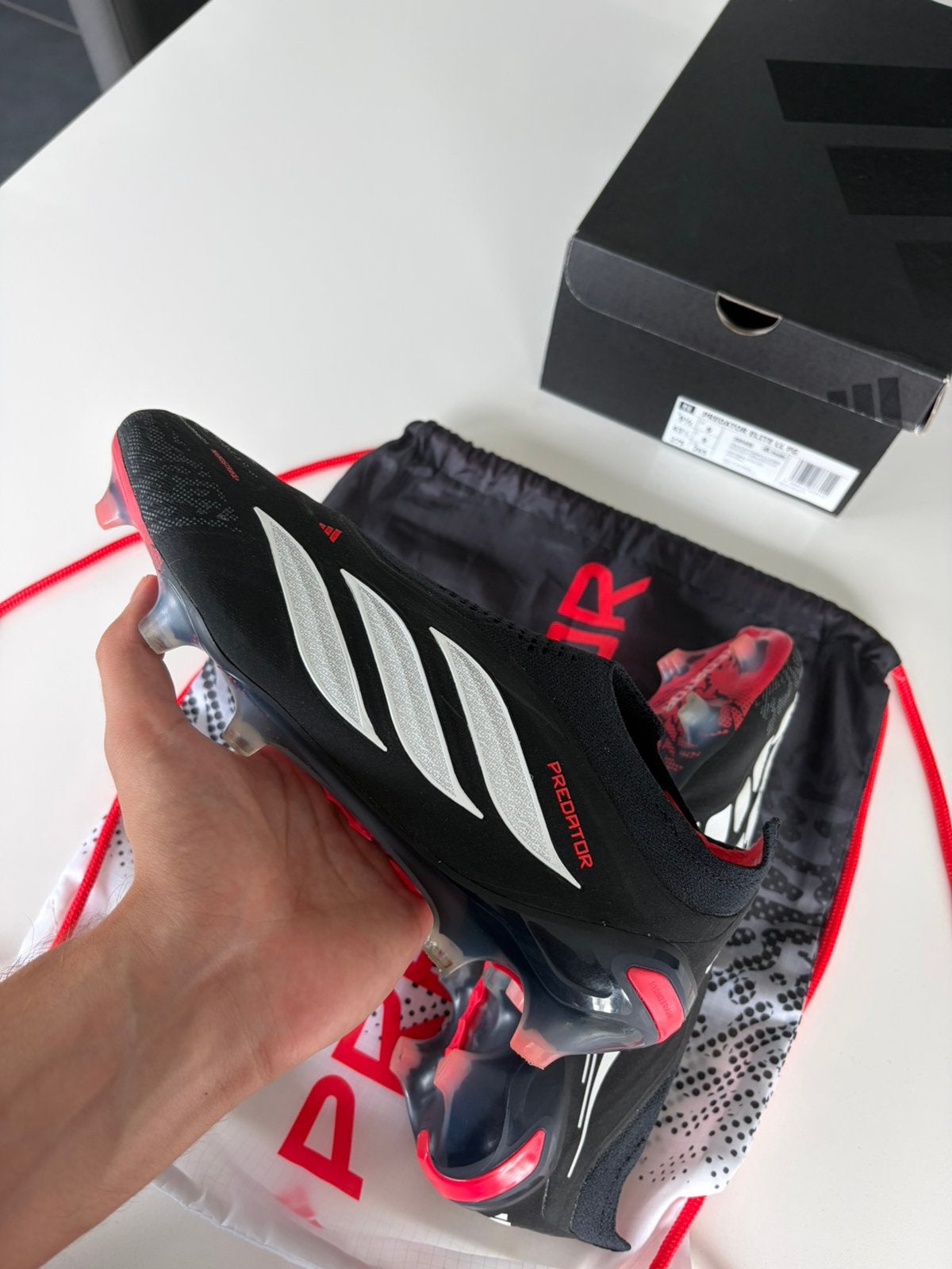 adidas Predator Elite Laceless FG DNA - taille 43 1/3 UK 9, Sports & Fitness, Enlèvement ou Envoi, Neuf, Chaussures