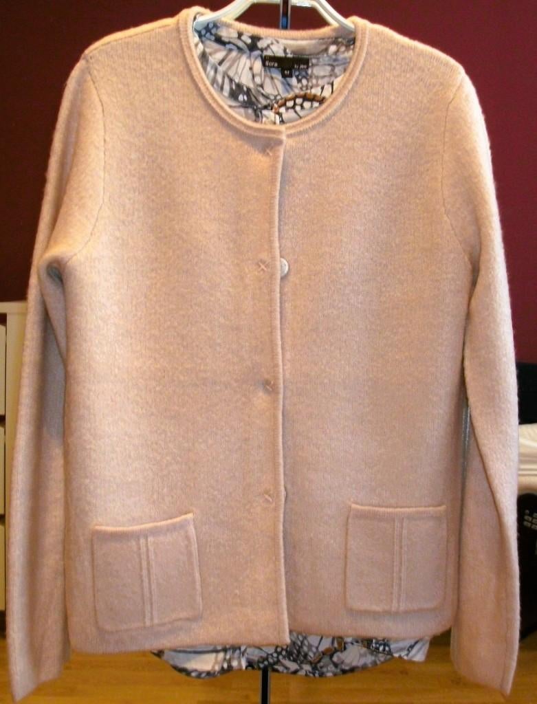 Te koop: Nieuw! Mooie dikke roze cardigan, M., Ophalen, Nieuw, Maat 38/40 (M), Roze