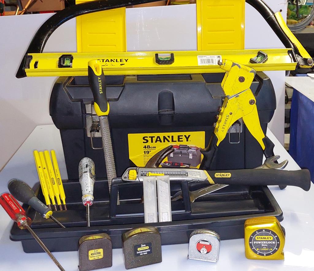 Boîte à outils New Stanley 48 cm pleine de nouveaux outils, Bricolage & Construction, Enlèvement, Remplie, Neuf