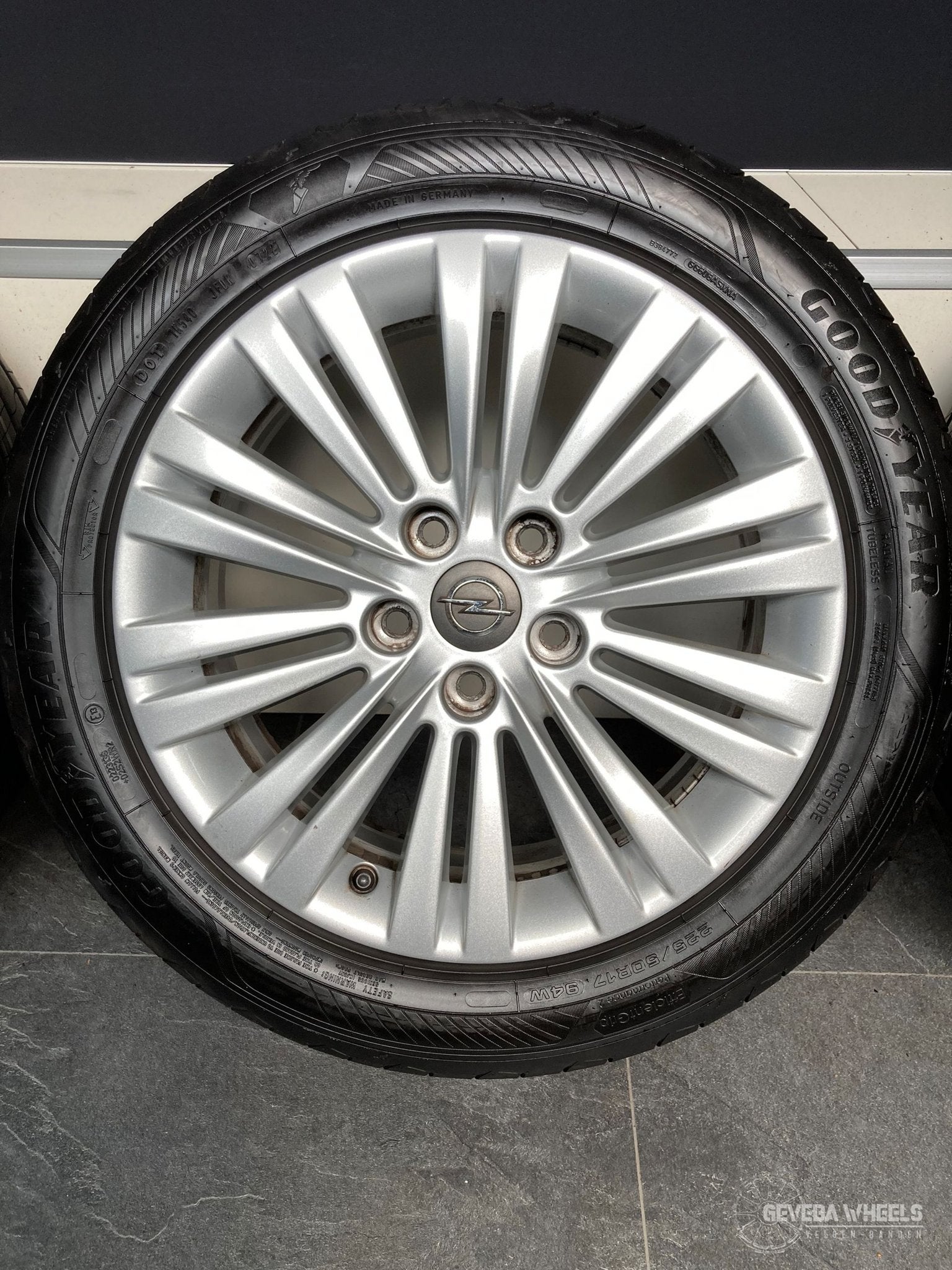 17” originele Opel Astra J velgen + banden 5x115 225/50/17, Autos : Pièces & Accessoires, Pneus & Jantes, Pneus et Jantes, Pneus été