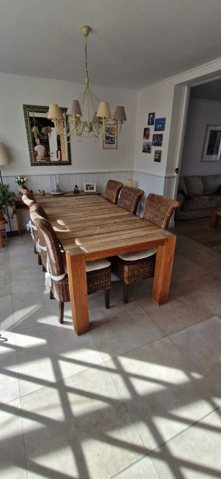 eettafel uit gerecicleerde teak en 6 rieten stoelen, Huis en Inrichting, Ophalen