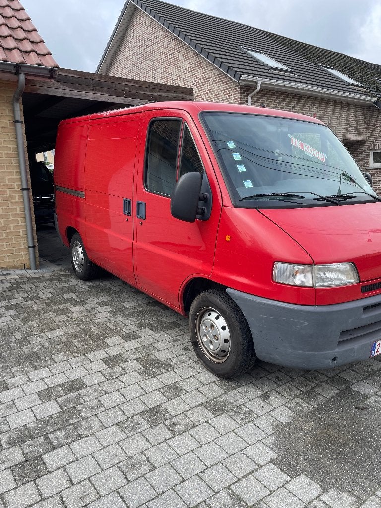 Lichte vracht, Rouge, 2500 cm³, Boîte manuelle, Autre carrosserie