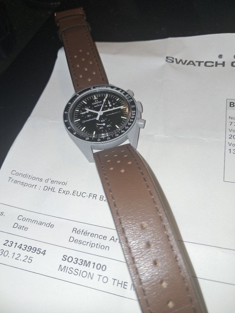 Montre swatch omega mission to moon, Montre-bracelet, Enlèvement ou Envoi, Cuir, Swatch