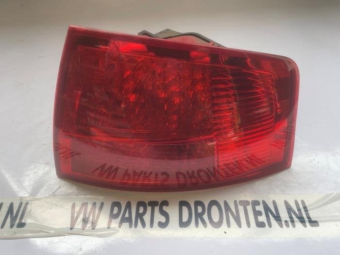 Feu arrière droit d'un Audi A8, Autos : Pièces & Accessoires, -, 3 mois de garantie, Audi, Utilisé