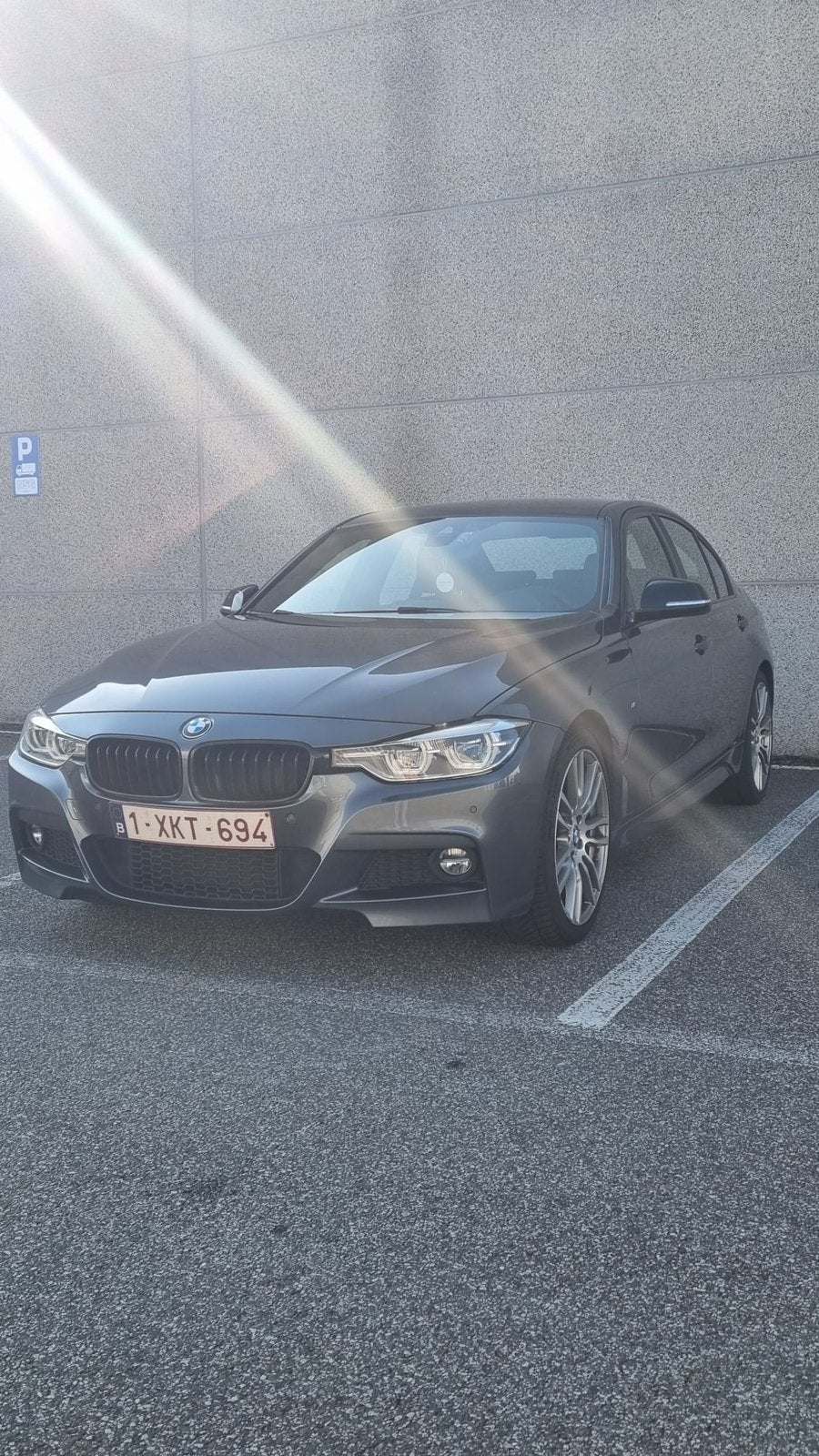 Pack Bmw 3.20i m en excellent état ! Automatique/2017, Autos, BMW, Argent ou Gris, Achat, Euro 6, Noir