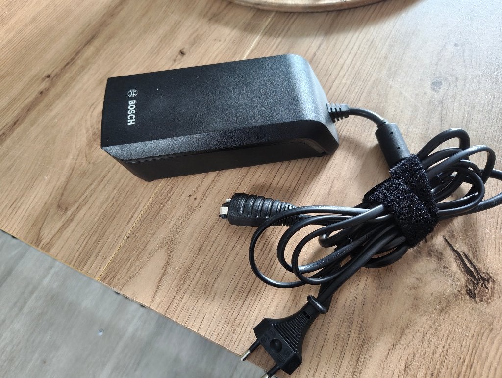 Oplader Bosch e-bike, Zo goed als nieuw