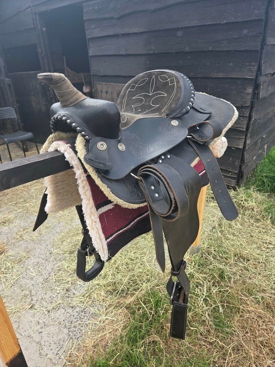 Westernzadel 18 inch, Enlèvement