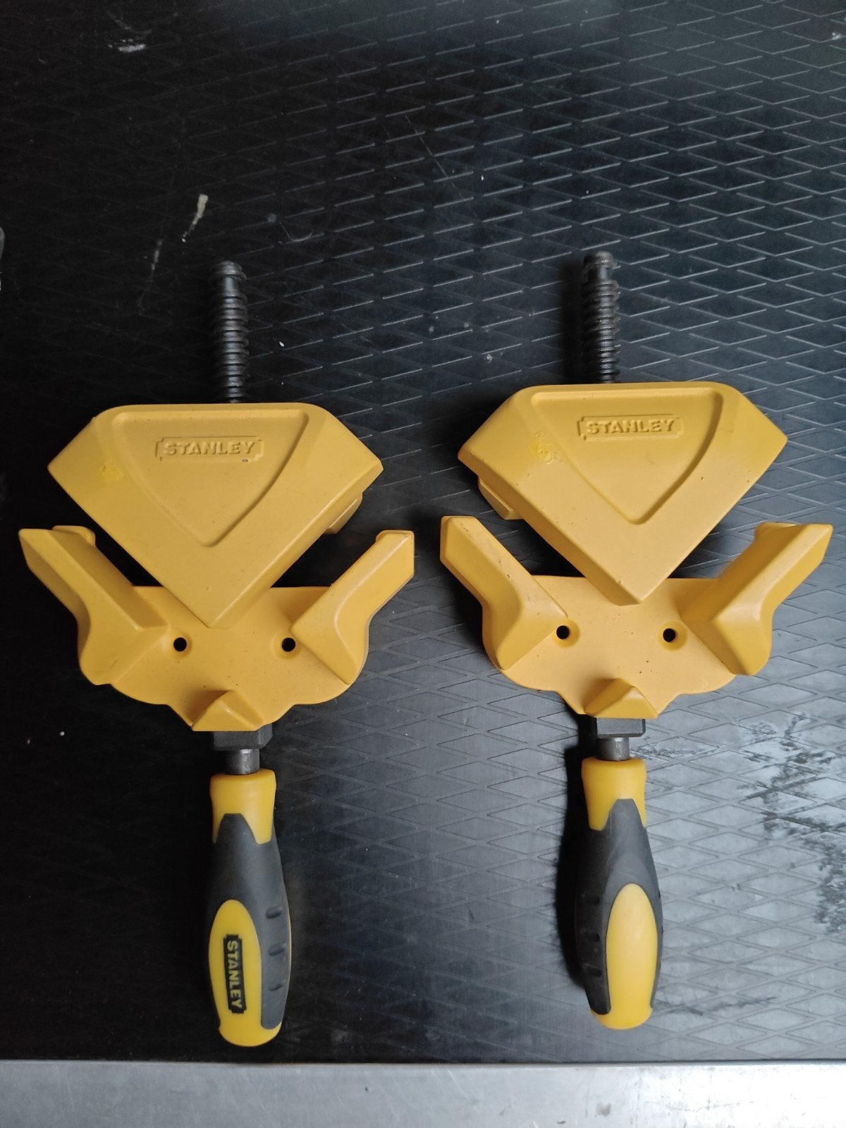 2 hoekklemmen, Ophalen