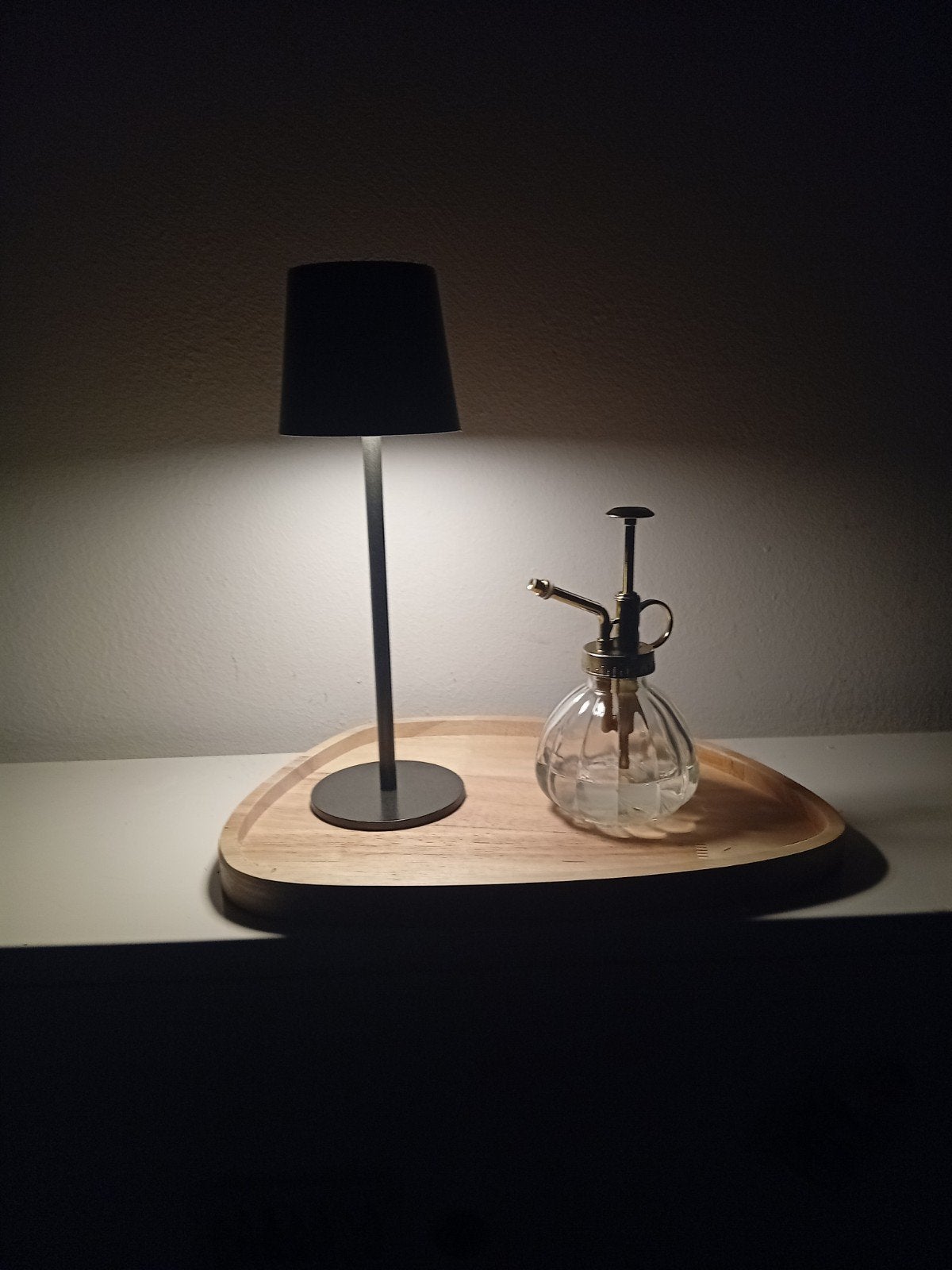 ledlamp 3tinte met geur dispenser nieuw USB laadbaar, Huis en Inrichting, Oplaadbaar, 28 cm, Glas, Nieuw