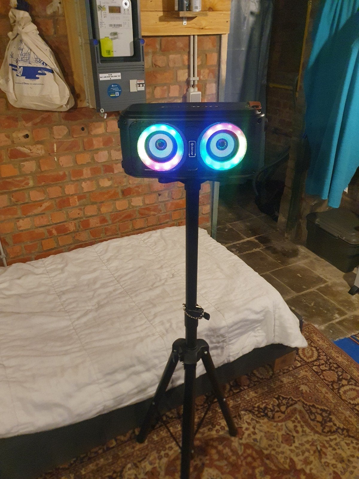 Bluetooth partybox Denver stereo, Musique & Instruments, Amplis | Basse & Guitare, Enlèvement