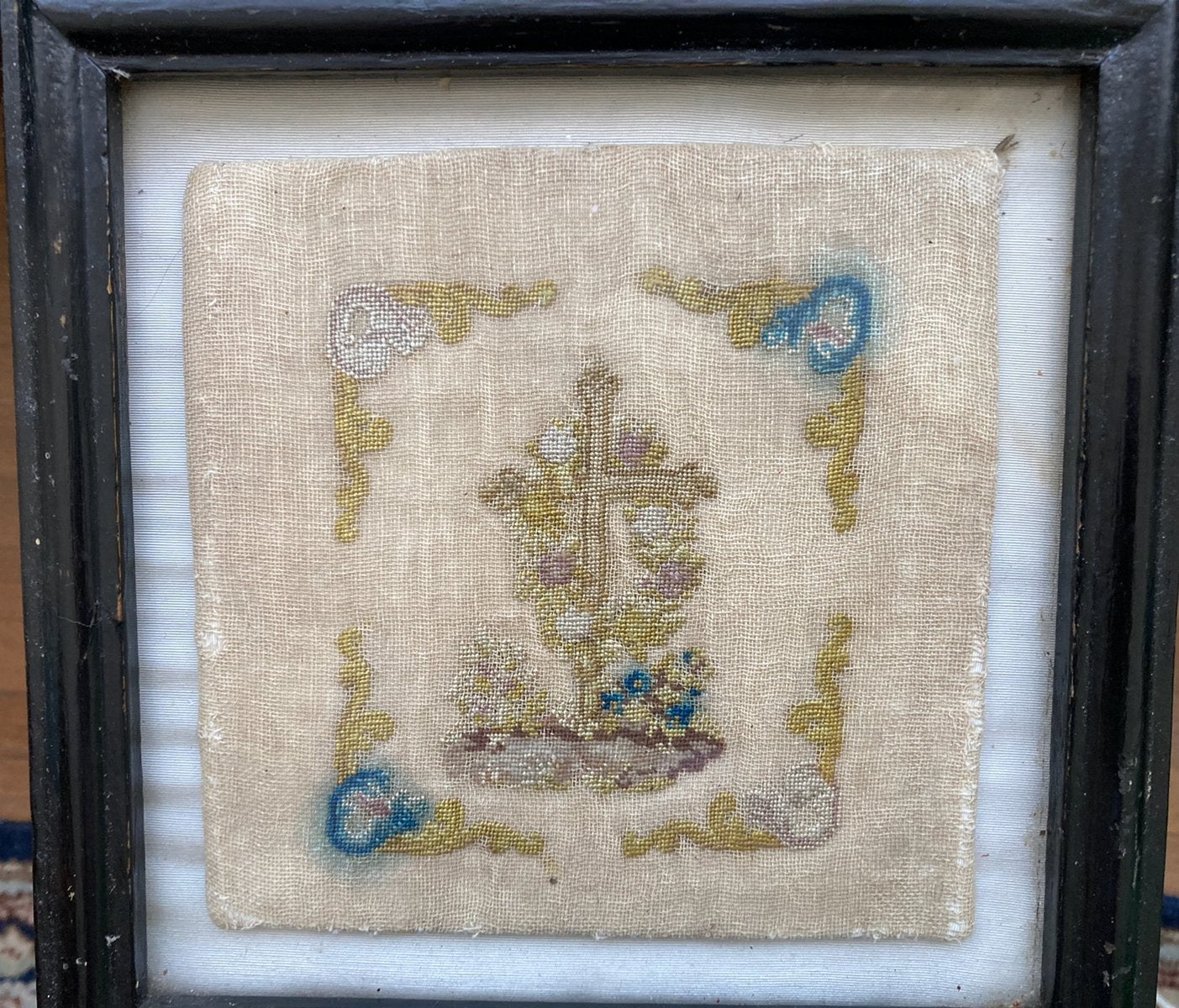 Broderie religieuse ancienne dans un cadre en bois (22/22 cm, Envoi
