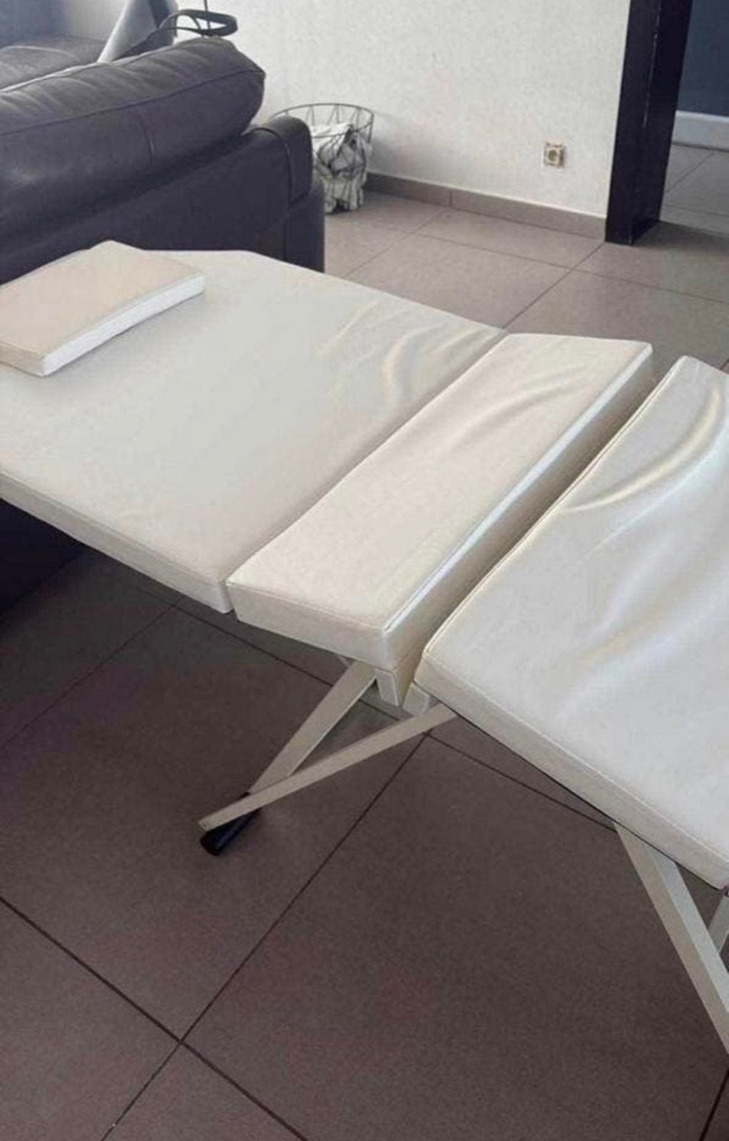 Massage tafel schoonheidsspecialiste, Ophalen, Zo goed als nieuw