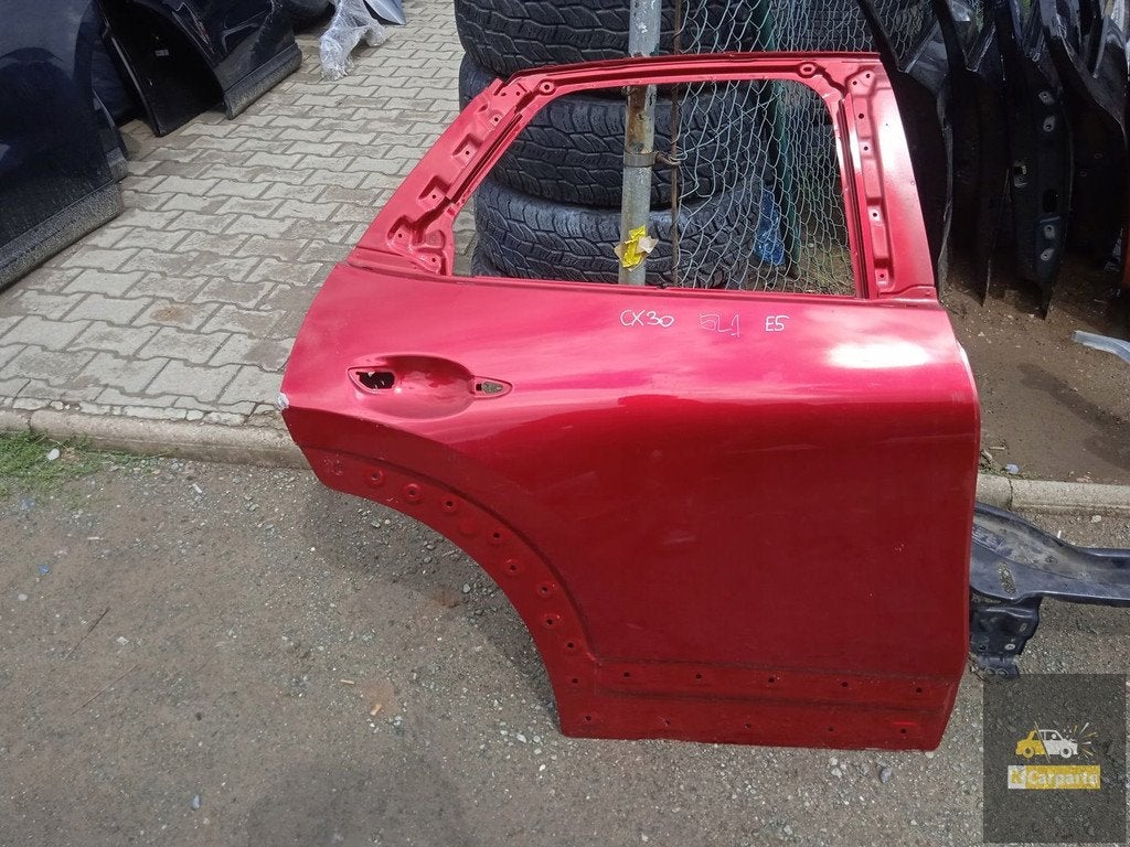 Mazda CX30 achterdeur rechts, Gebruikt, Shinchi, Fuchu-Cho 3-1
730-8670  Hiroshima, Deur, Mazda Motor Corporation