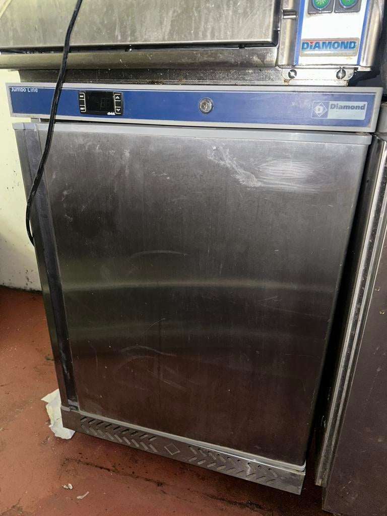 Diamonds kleine koelkast, Ophalen