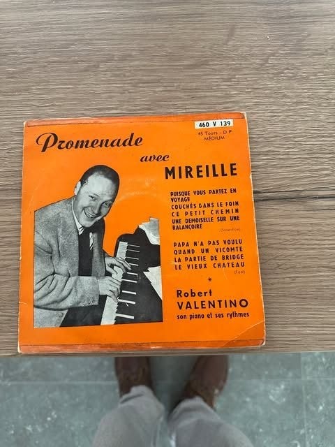 single vinyle Promenade avec Mireille Robert Valentino, CD & DVD, Vinyles Singles, Housse de protection extérieure, Enlèvement ou Envoi