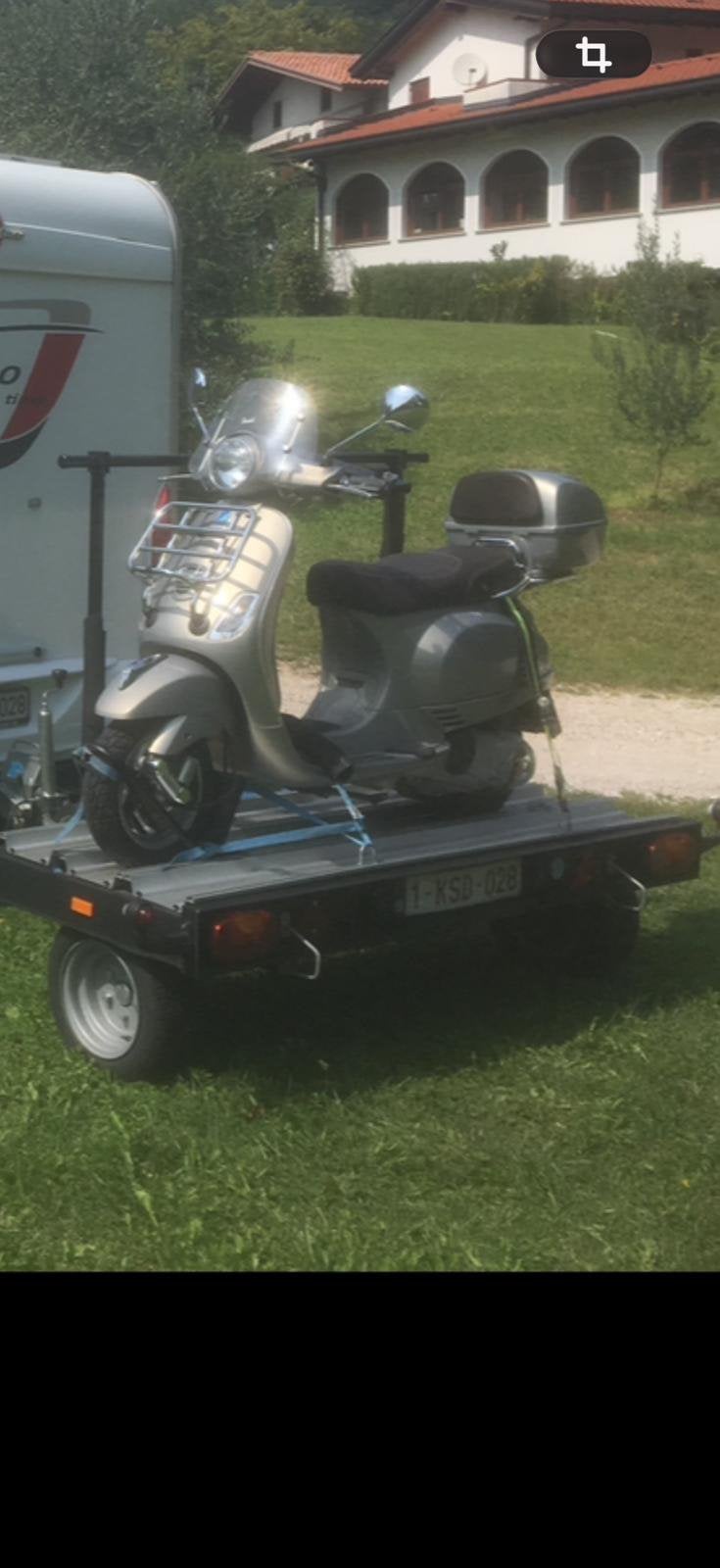 Aanhangwagen + scooter vespa 125 cc, Ophalen, Gebruikt