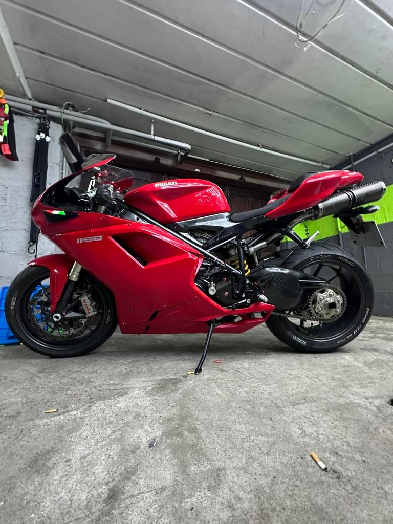Ducati 1198 10,000€, Motoren, Motoren | Ducati, 2 cilinders, Occasion, 1198 cc, Motorrijbewijs A