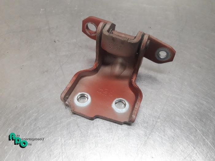 Charnière porte avant gauche d'un Suzuki SX-4 (SX-4 06-), -, 3 mois de garantie, Utilisé, -