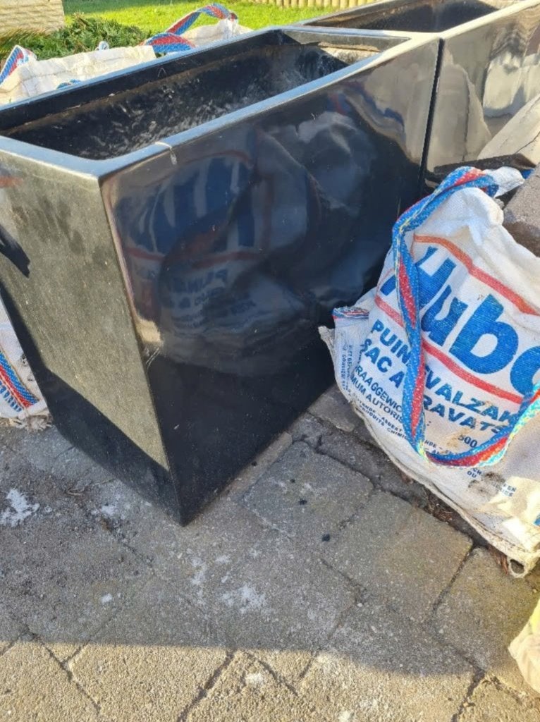 2 zwarte bloembakken voor buiten, Tuin en Terras, Ophalen, Gebruikt
