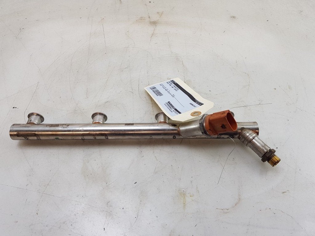 RAMPE D'INJECTION Audi RS 6 Avant (C7) (01-2013/09-2018), Utilisé, Audi