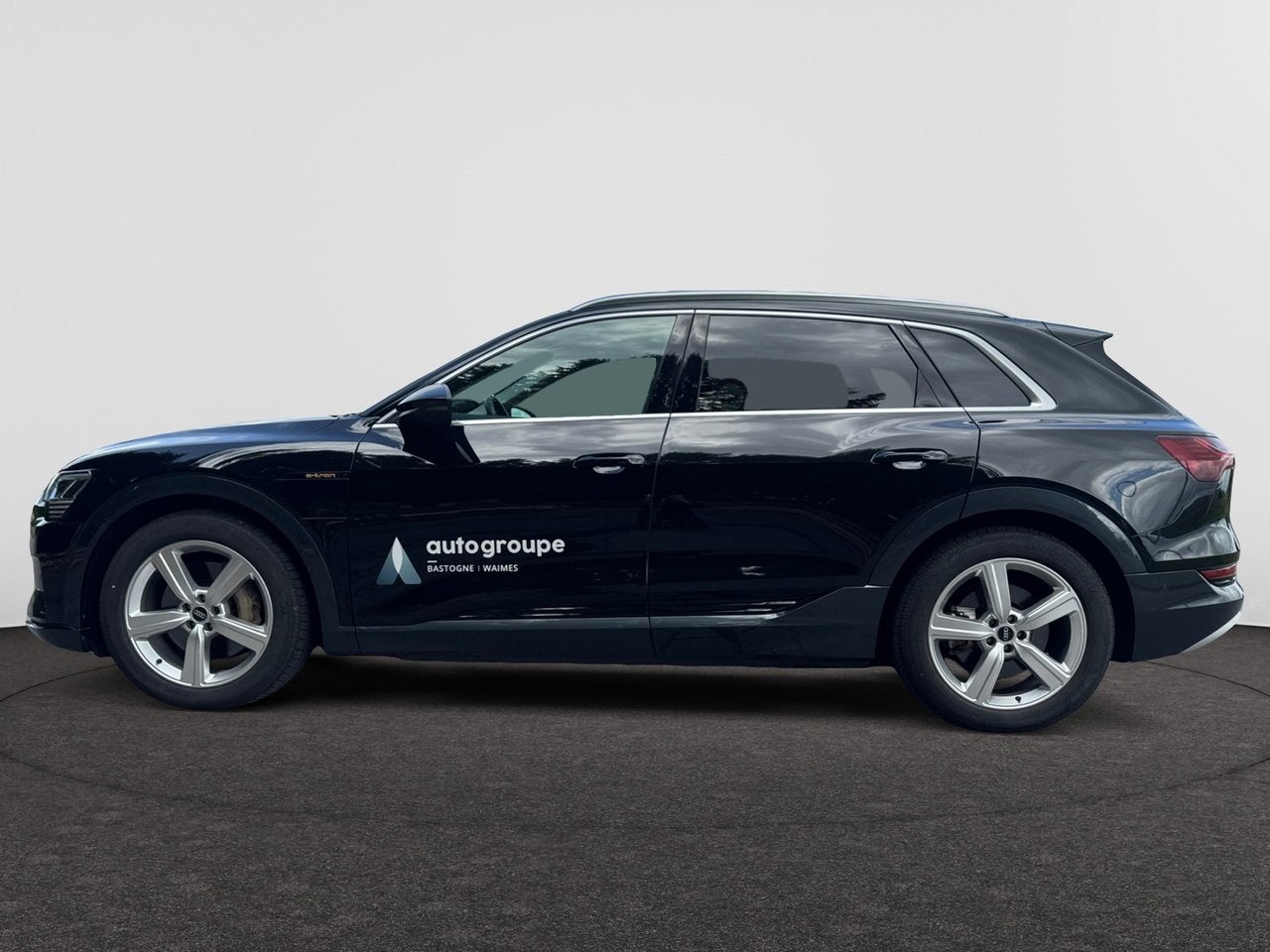 Audi e-tron Advanced 55 quattro 300 kW, Autos, Sièges électriques, Argent ou Gris, Achat, Automatique