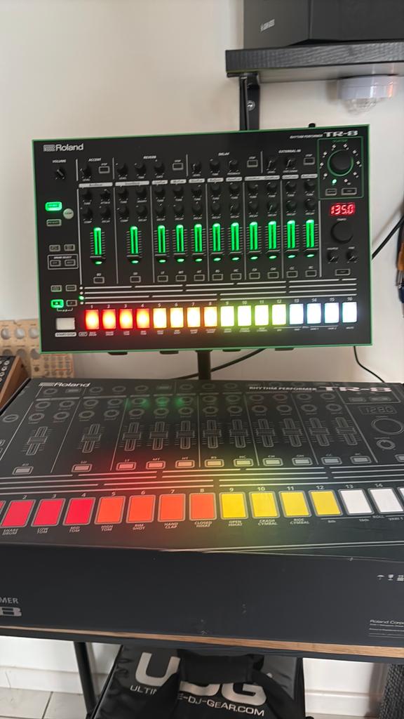 Roland tr8, Enlèvement, Comme neuf, Roland