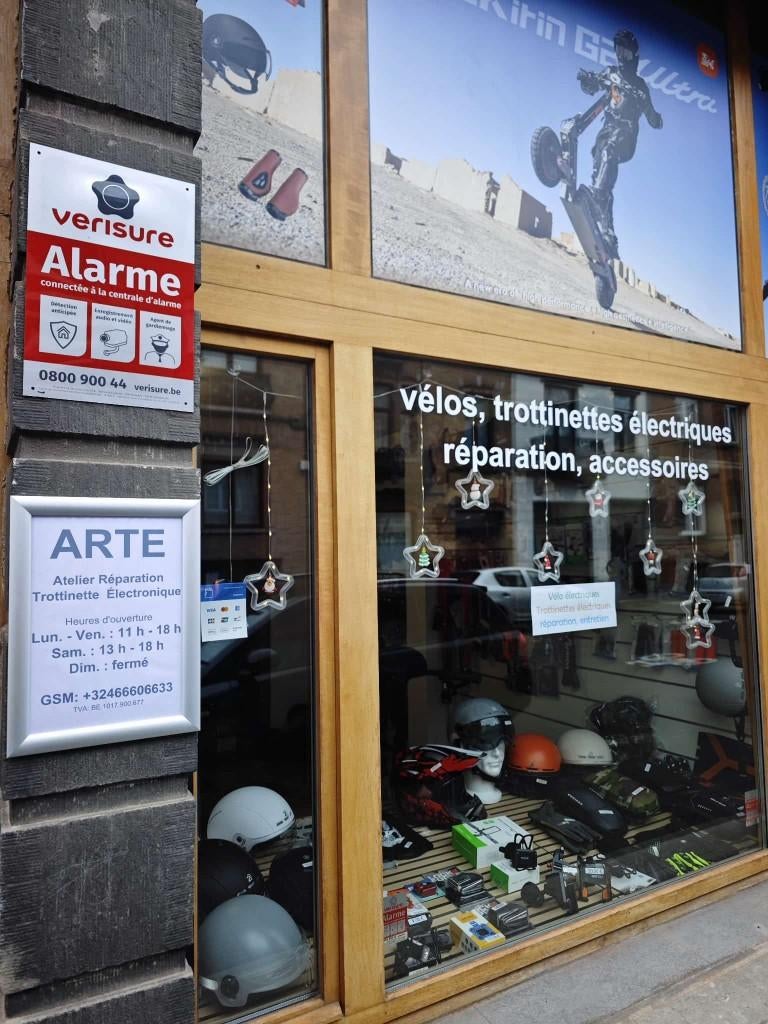 Werkplaats voor het repareren van scooters, fietsen, Fietsen en Brommers, Ophalen, Nieuw, Elektrische step (E-scooter), Segway Ninebot
