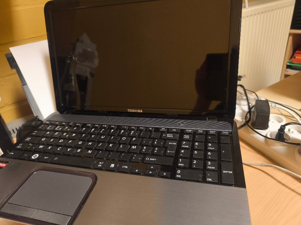 Toshiba Satellite laptop L855D AMD A8 8GB 640Gb, Computers en Software, Toshiba, 15 inch, 8 GB, ✅ AMD A8-4500M APU met Radeon Graphics