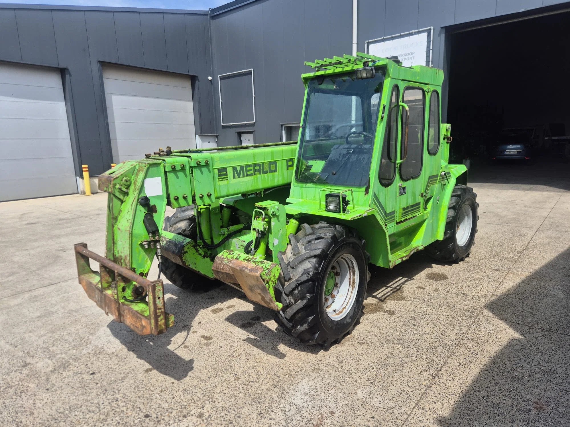 Merlo P30.13 XS (année de construction 1993), Excavatrice