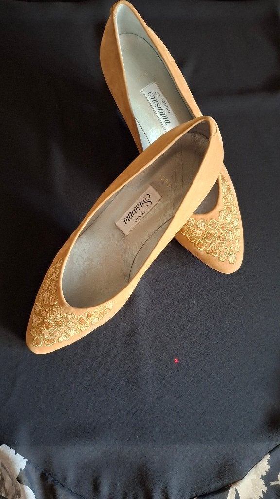 NIEUW!!! Lederen damesschoenen (maat 39,5)., Ophalen, Nieuw