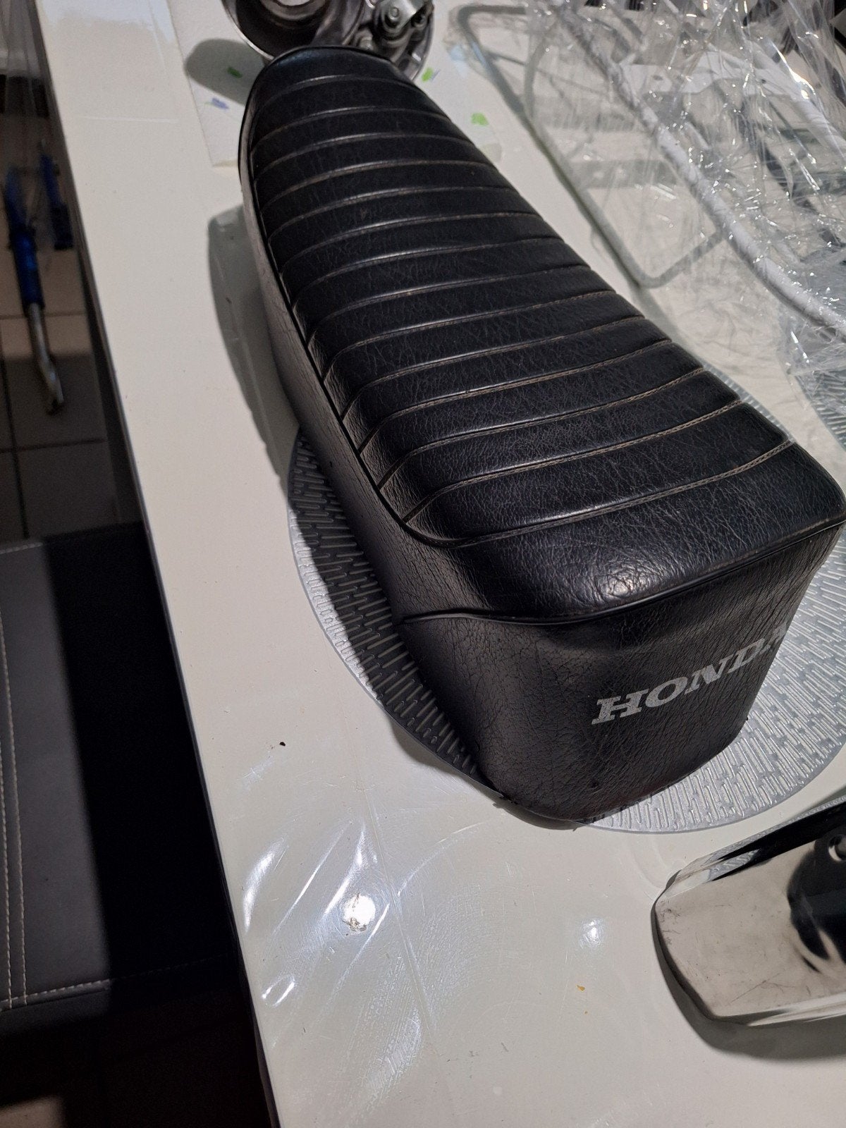selle sport honda camino 200 eur, Vélos & Vélomoteurs, Pièces de cyclomoteur | Général, Enlèvement ou Envoi, Selle