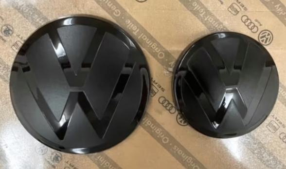2x Logos Volkswagen Golf VIII 8 Noir brillant, Autos : Divers, Tuning & Styling, Envoi