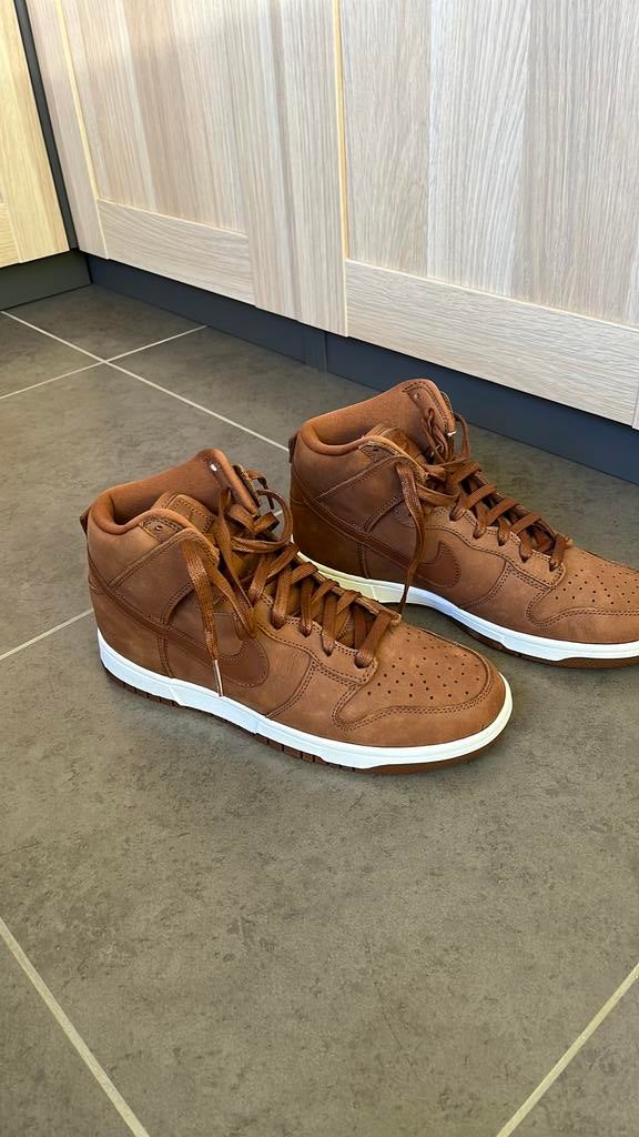 Nike dunk high pecan , maat 42,5 , nieuw !, Ophalen, Nieuw, Bruin, Sneakers