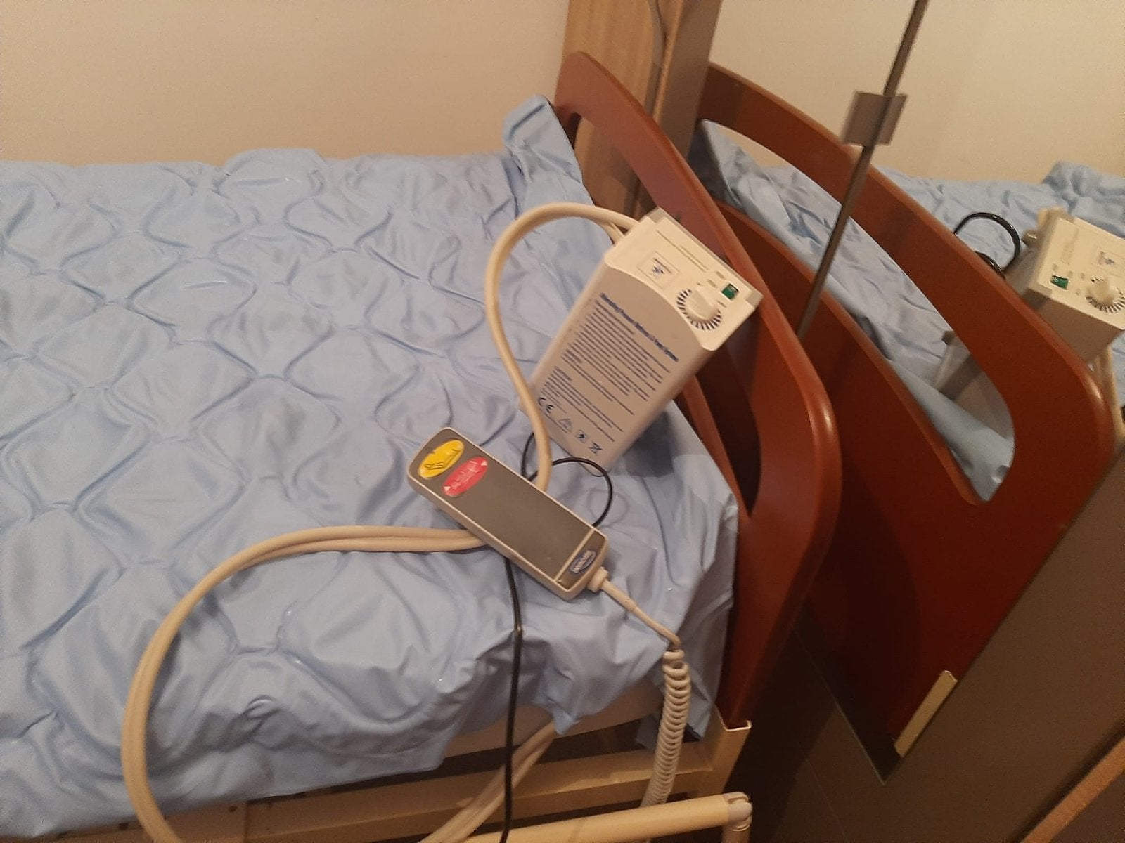 Lit médicale, Enlèvement ou Envoi, Comme neuf