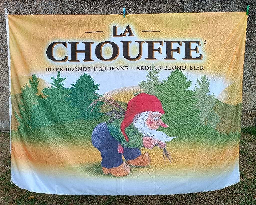 La Chouffe - Vlag - Drapeau - Bier - Biére - Kabouter, Verzamelen, Biermerken, Ophalen of Verzenden, Gebruikt, Reclamebord, Plaat of Schild
