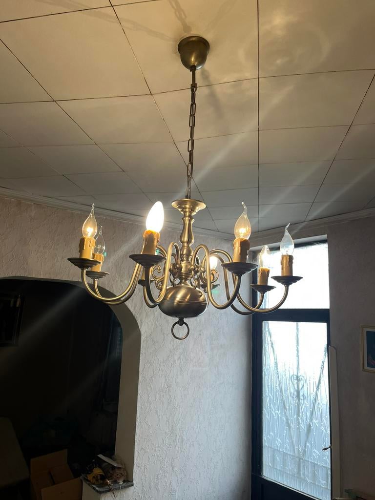 Lustre en etain, Enlèvement, Utilisé